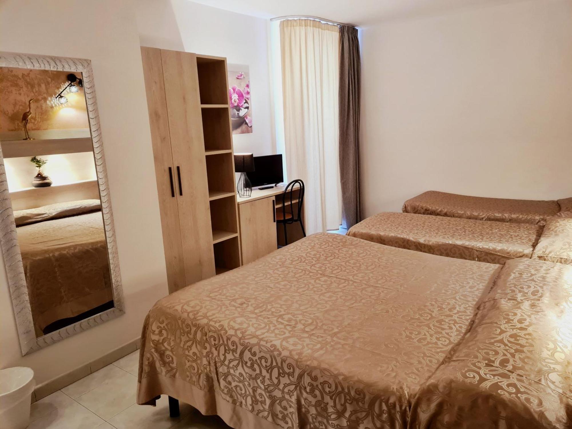 Hotel Laura Cesenatico Quarto foto