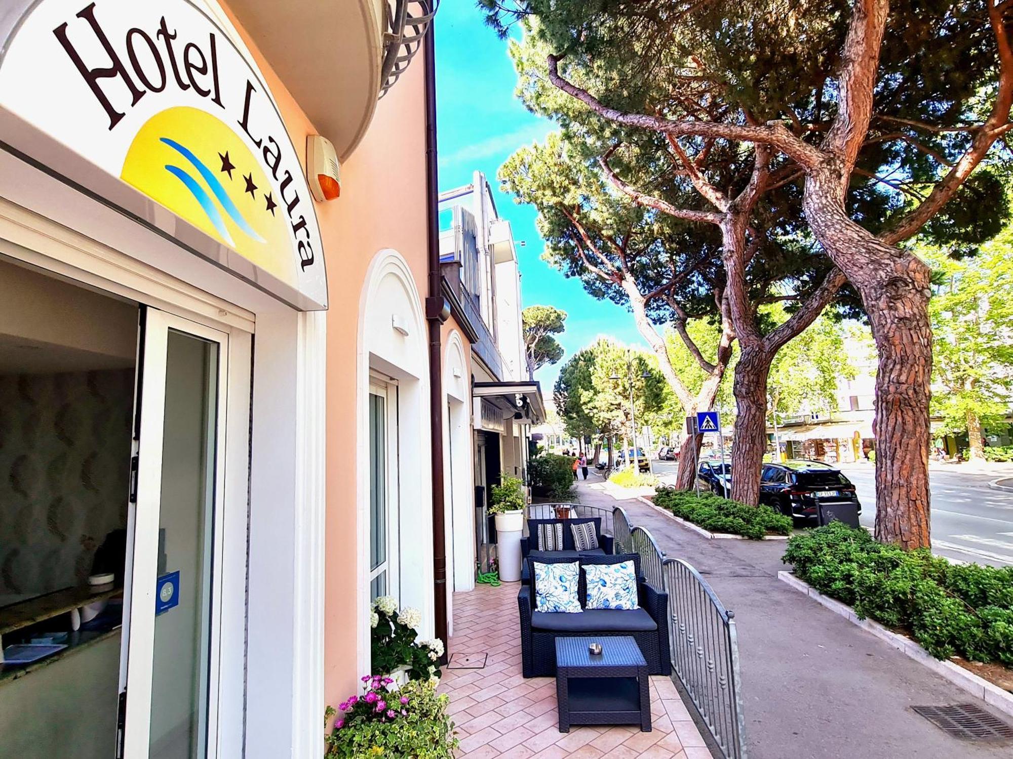 Hotel Laura Cesenatico Exterior foto