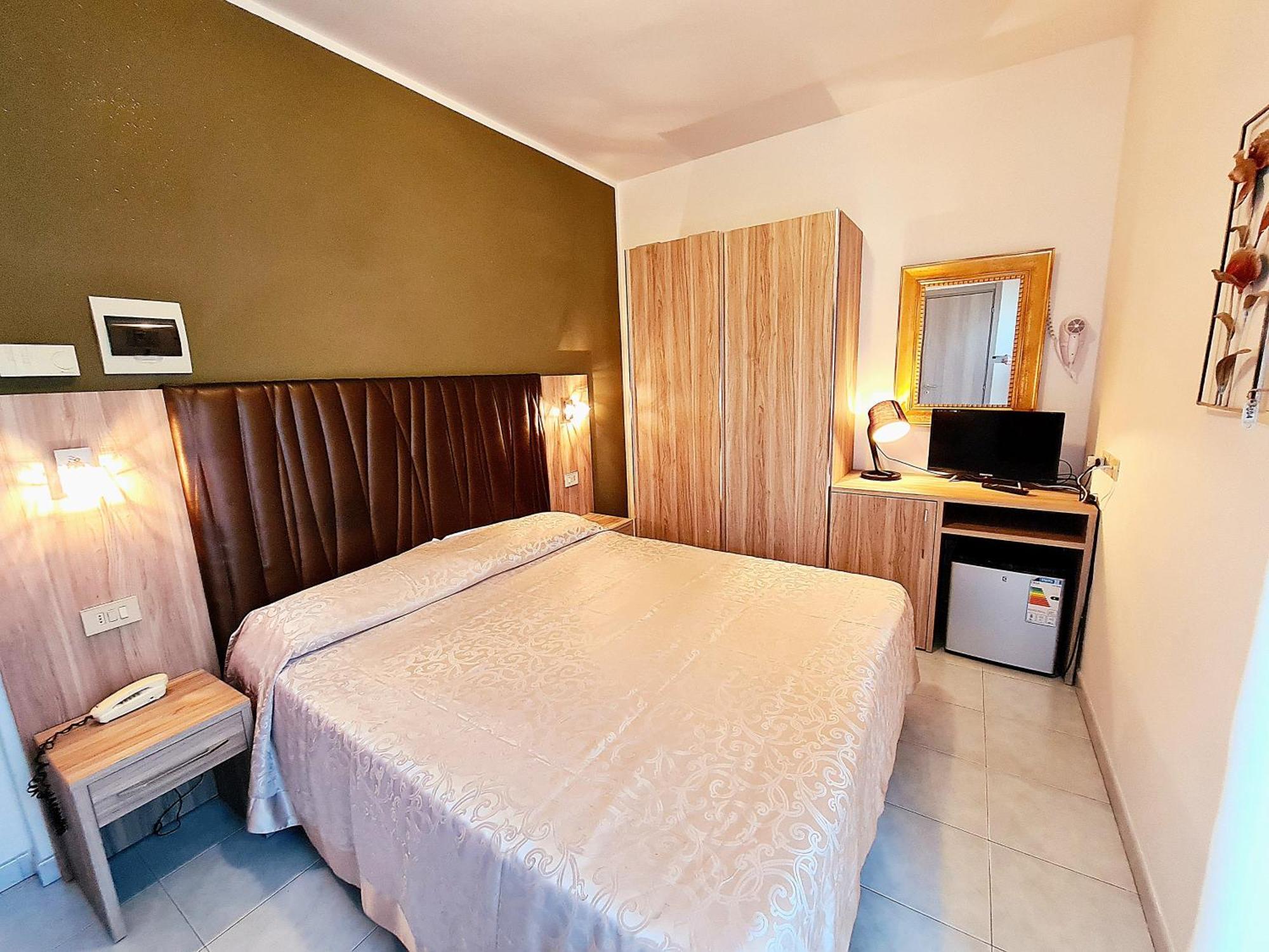 Hotel Laura Cesenatico Quarto foto